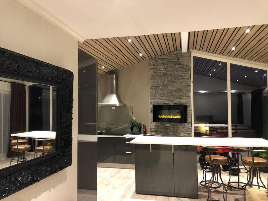 Topp Moderne Suite. Larvik Exterior foto