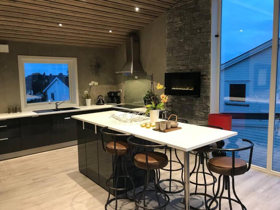 Topp Moderne Suite. Larvik Exterior foto